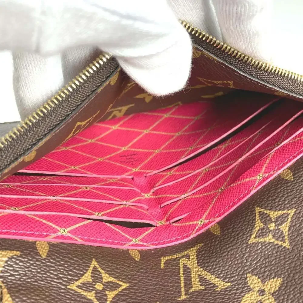 LOUIS VUITTON Authentic Brown Monogram Canvas Pochette Shoulder Bag